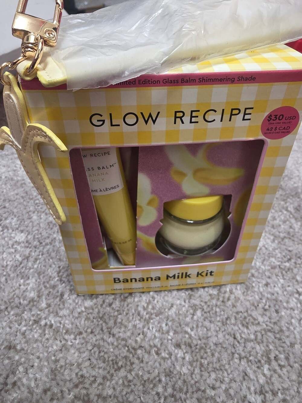 Glow Recipe Banana Souffle Milk Kit with Banana keychain Holder